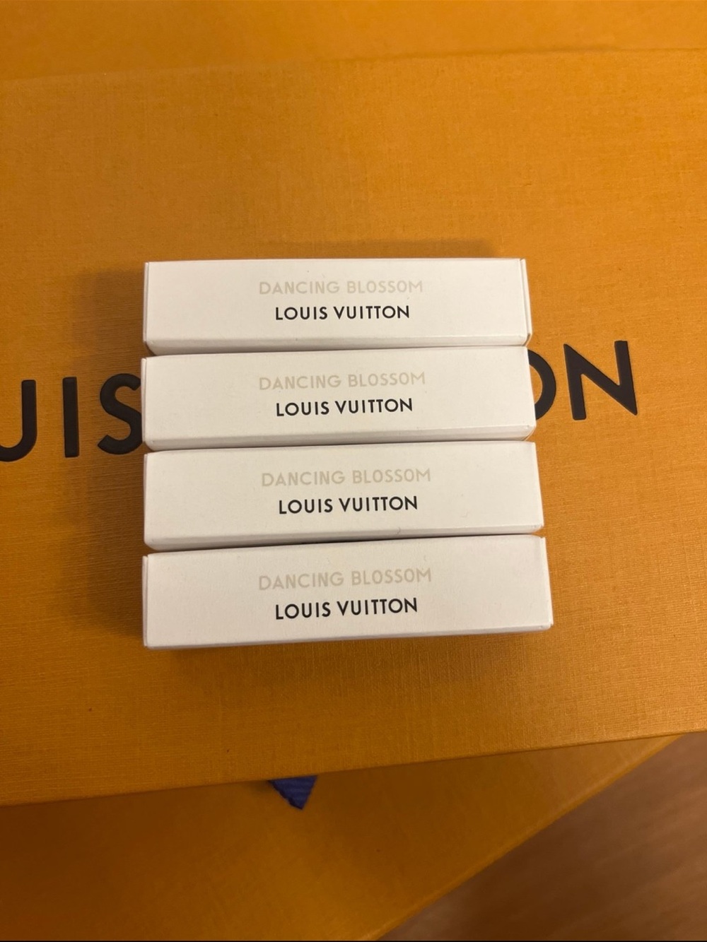 Louis Vuitton Dancing Blossom Extrait de Parfum 2 mL bundle of 4